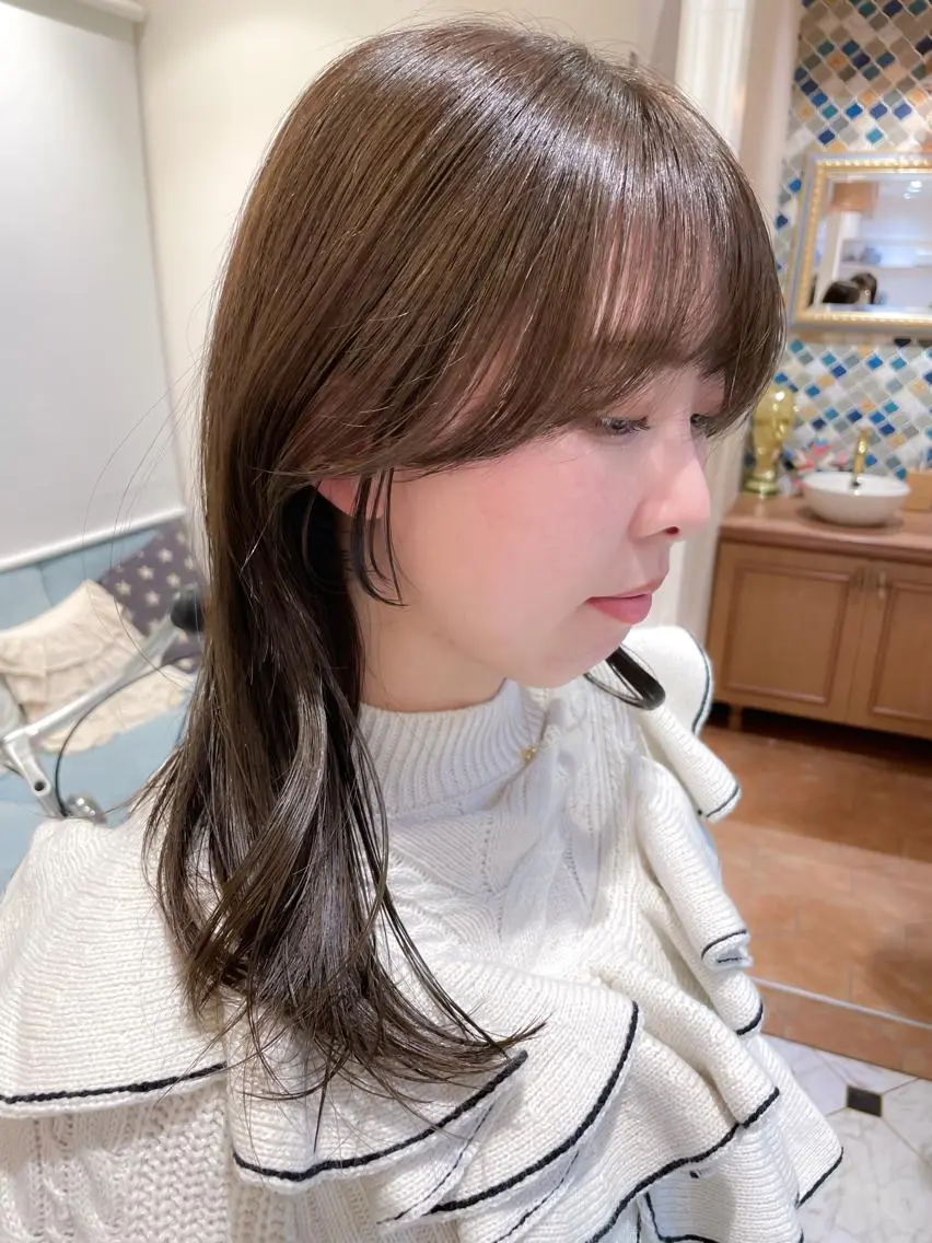 ミディアム 顔まわりレイヤー 韓国風ヘア レイヤーカット レイヤー🇰🇷小顔 見せ顔周り💕トモミのヘアスタイル