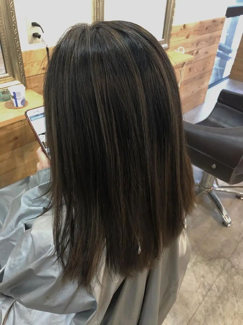 ミディアム ヘアカラー トリートメント 艶髪/ハイトーン Sherryのヘアスタイル