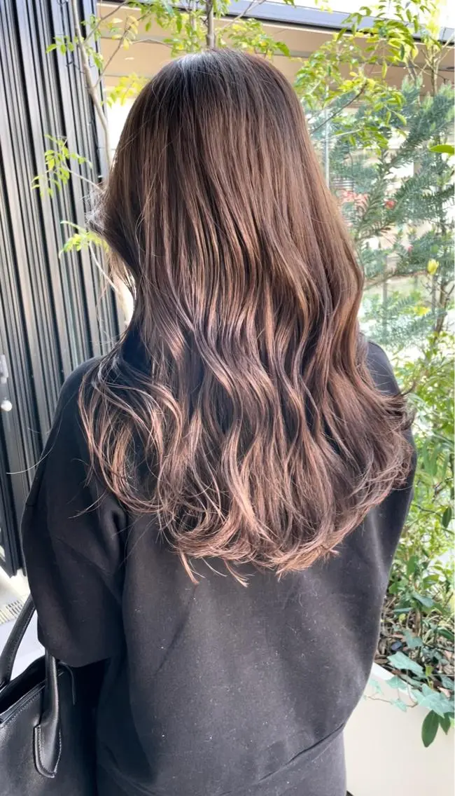 ロング カラー 透明感カラー グレージュ ハイライトカラー ハイライト クドウレイ fifth神南のヘアスタイル