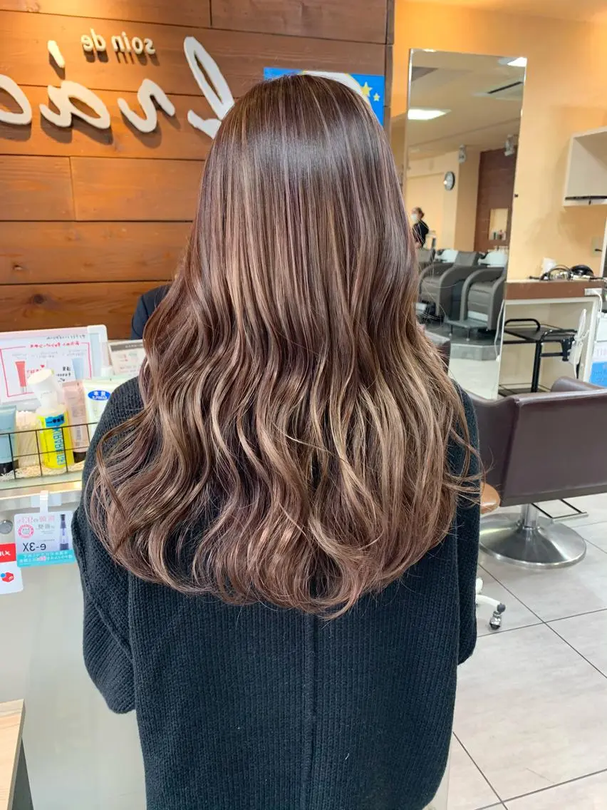 ロング レイヤー/艶髪カラー 森本くるみのヘアスタイル
