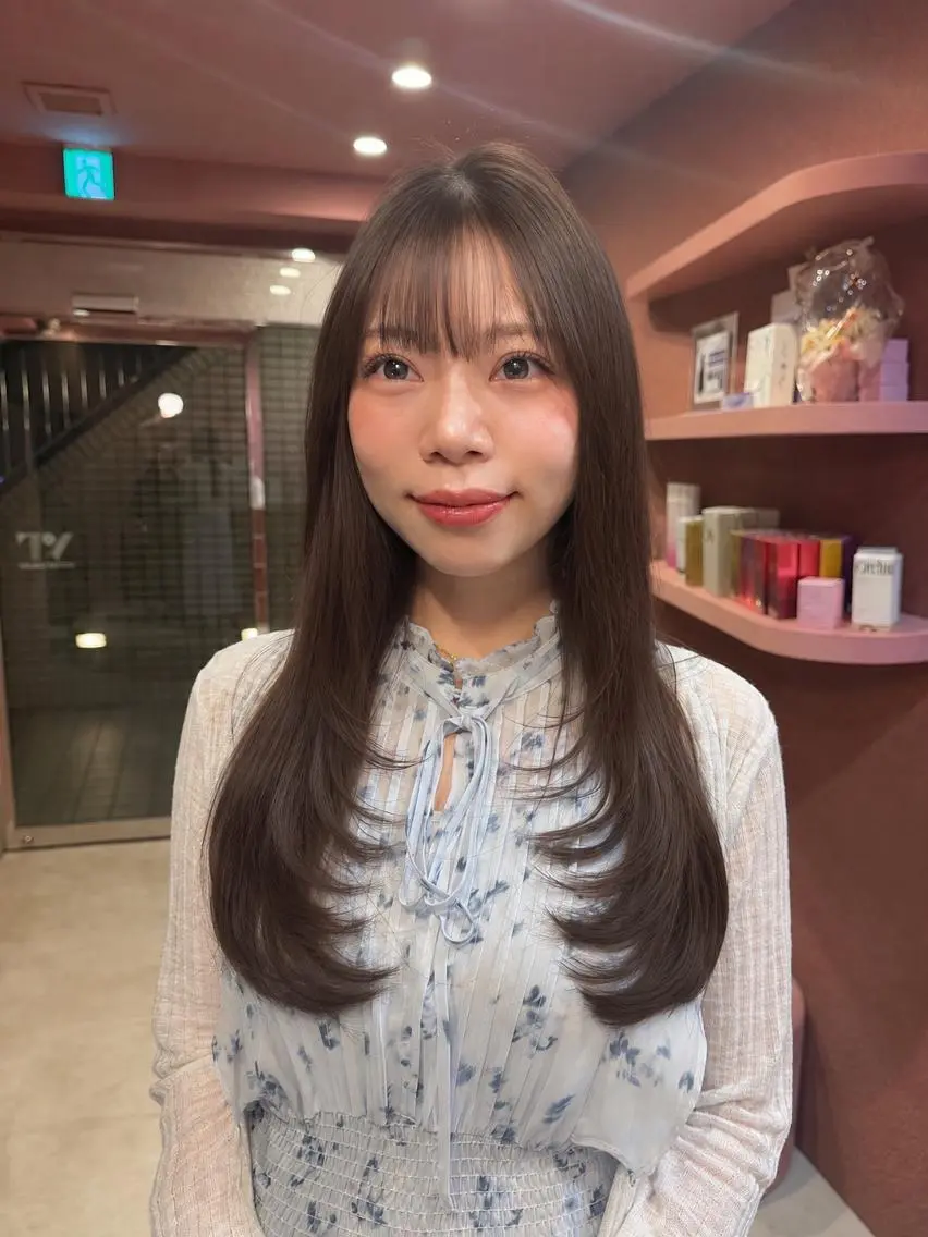 セミロング 韓国風カラー 顔まわりレイヤー 顔周りカット 髪質改善 韓国風ヘア カット ヘアカラー トリートメント 透明感カラー♡ 原宿美容室￤Rinaのヘアスタイル