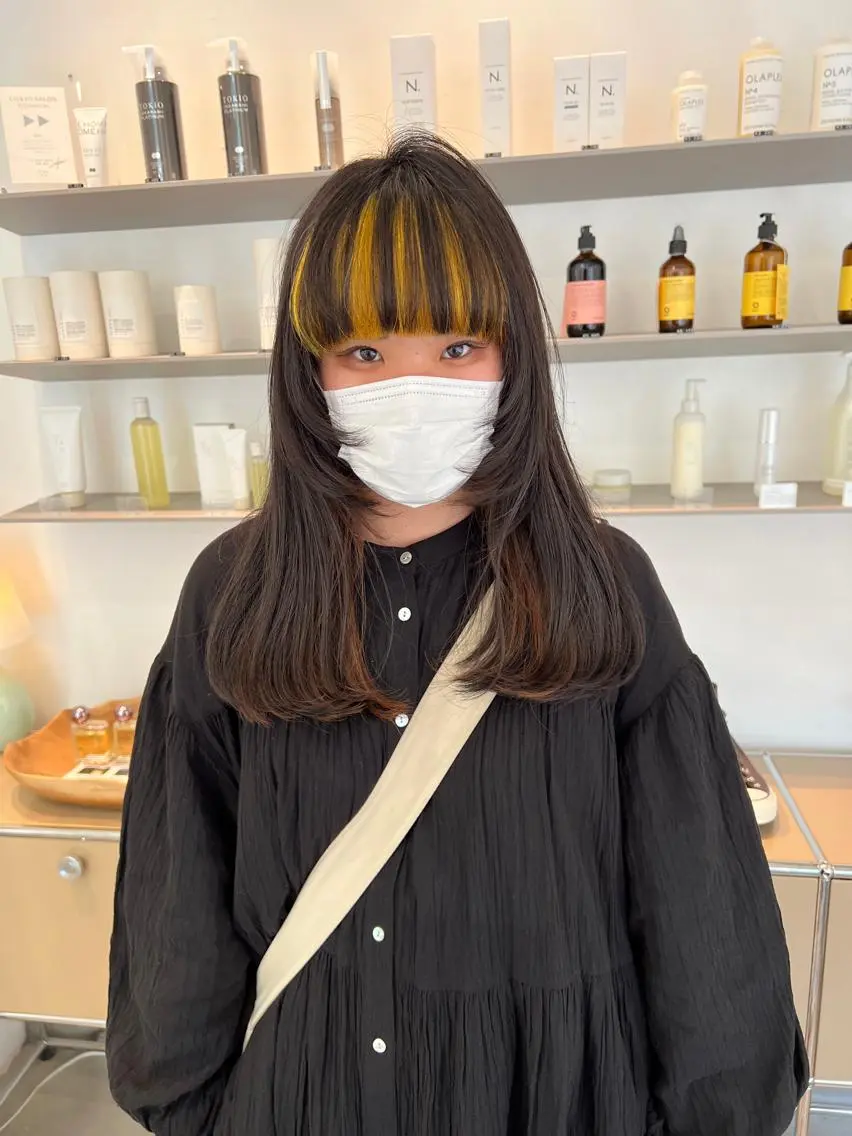 セミロング 顔まわりレイヤー レイヤーカット Ravo 西村 優花のヘアスタイル