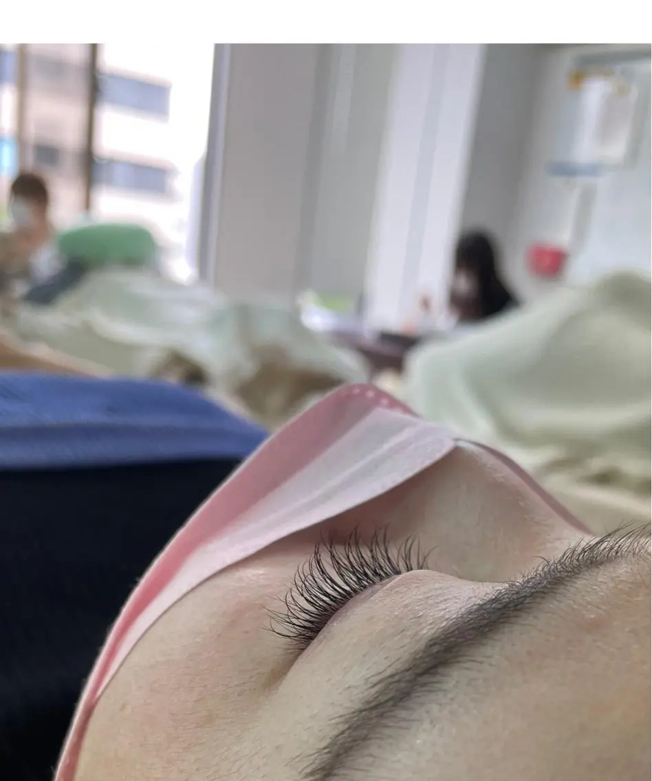 マツエク・マツパ タケタ モカのヘアスタイル