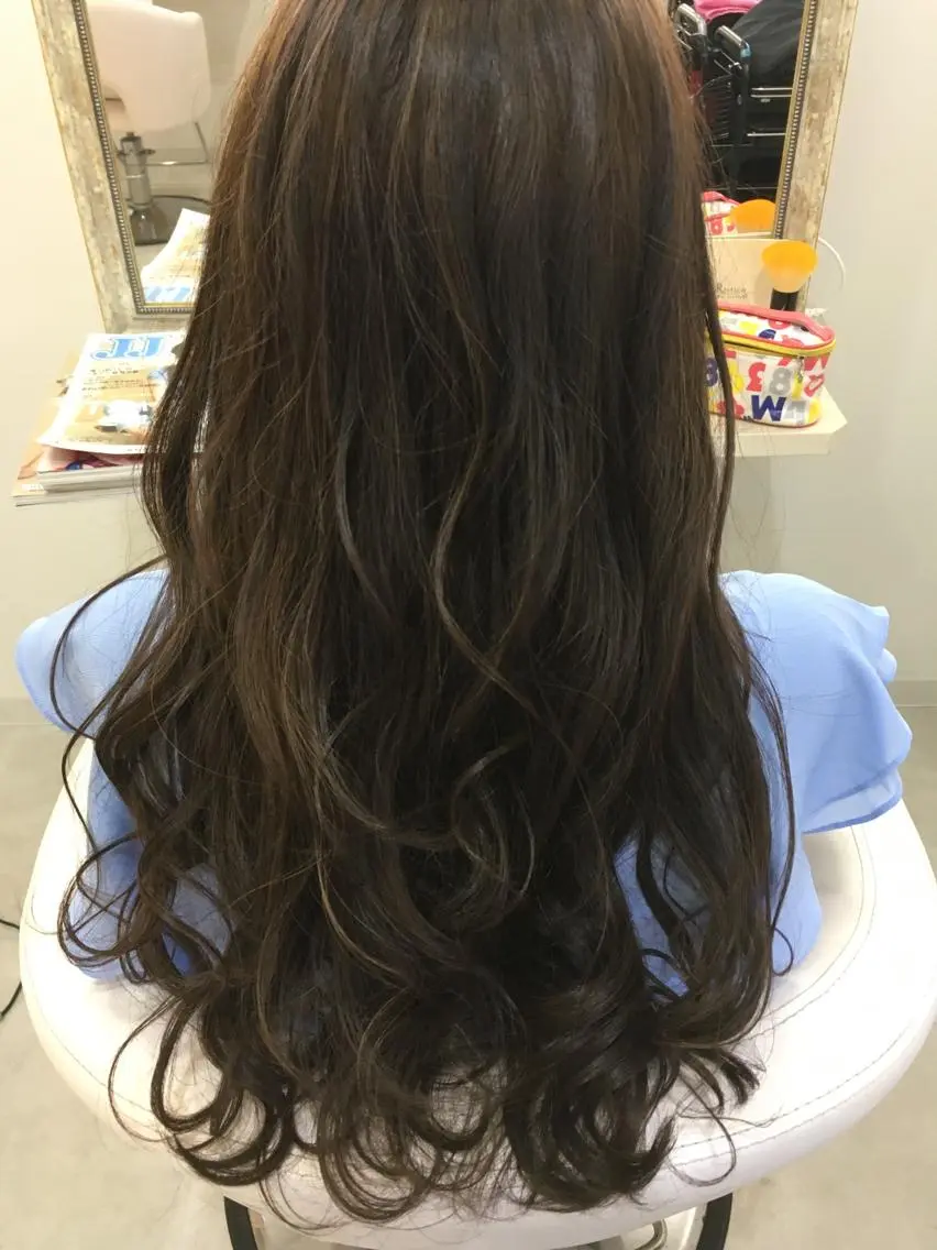 セミロング ロング カラー 髪質改善 中川 翔のヘアスタイル