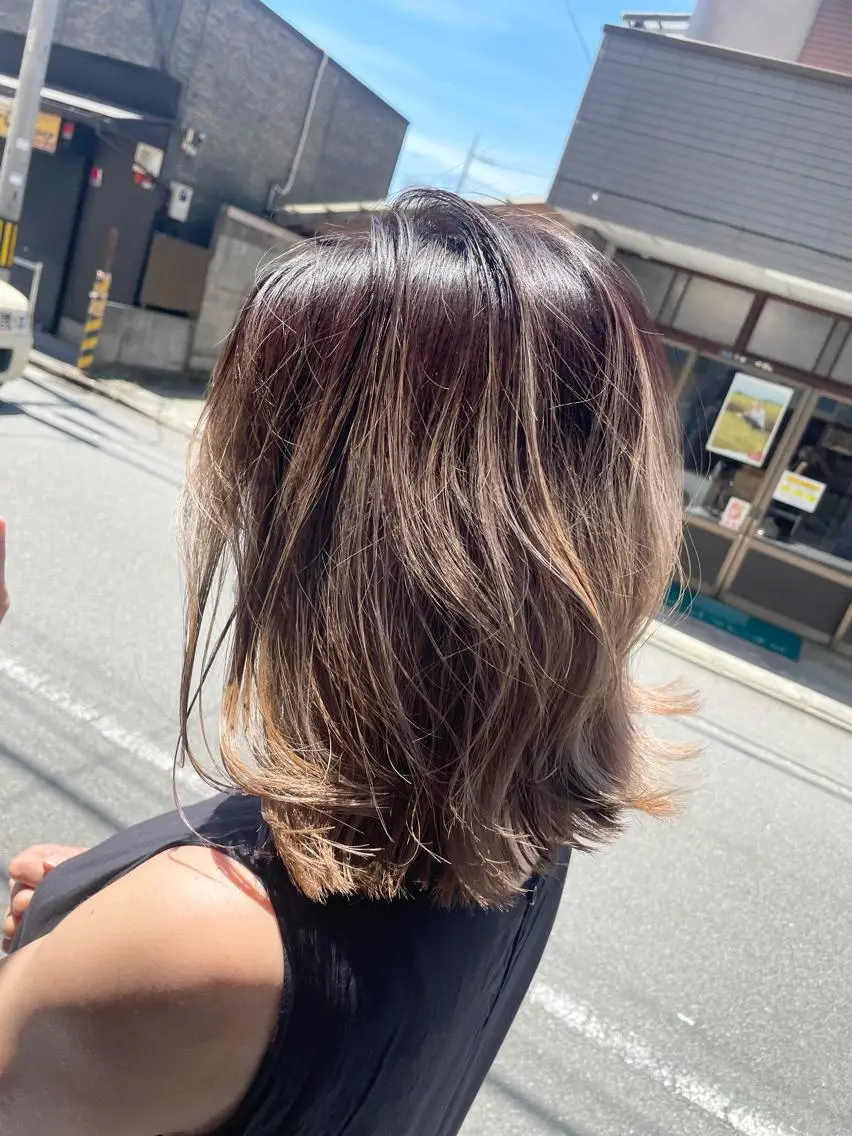 ミディアム 外国人風カラー ハイライト 韓国風ヘア レイヤーカット カット ヘアカラー AN'TIA小作代表 ⭐︎kazuma⭐︎のヘアスタイル