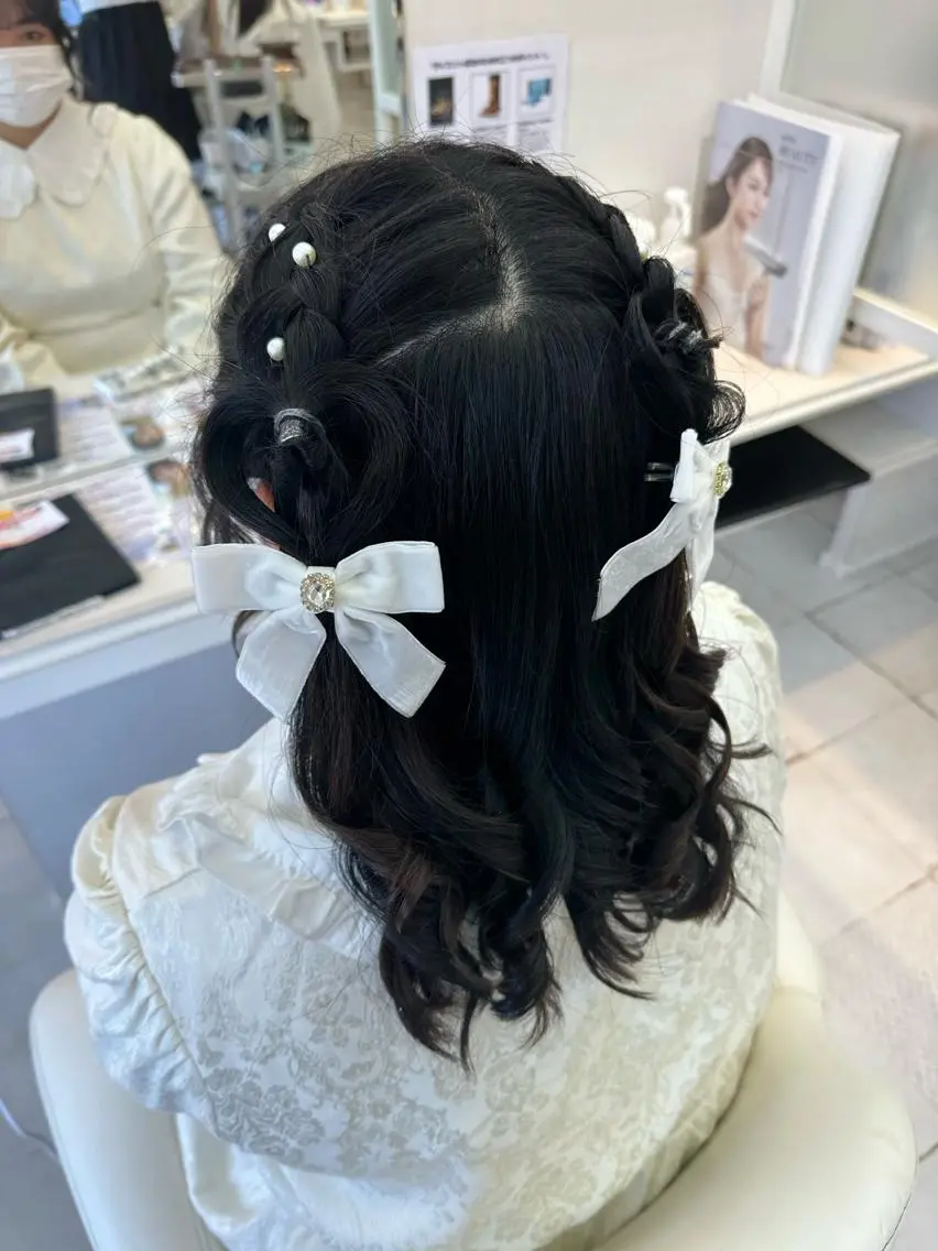 セミロング ヘアアレンジ ヘアセット 艶髪/酸性ストレート /髪質改善/内村麻衣のヘアスタイル