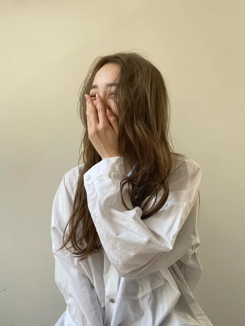 ロング カラー ベージュカラー ブリーチ カット ヘアカラー 縮毛矯正 トリートメント ウルフカット 811 大阪梅田 ウルフのヘアスタイル