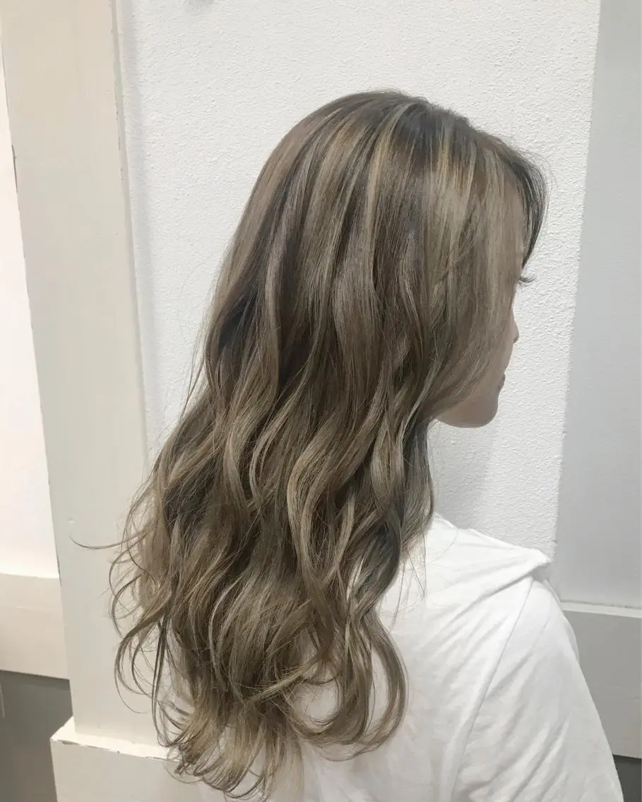ロング カラー ヘアアレンジ ハイライトカラー ハイライト ヘアカラー トリートメント GiseL天神カラー 髪質改善/ブリーチのヘアスタイル