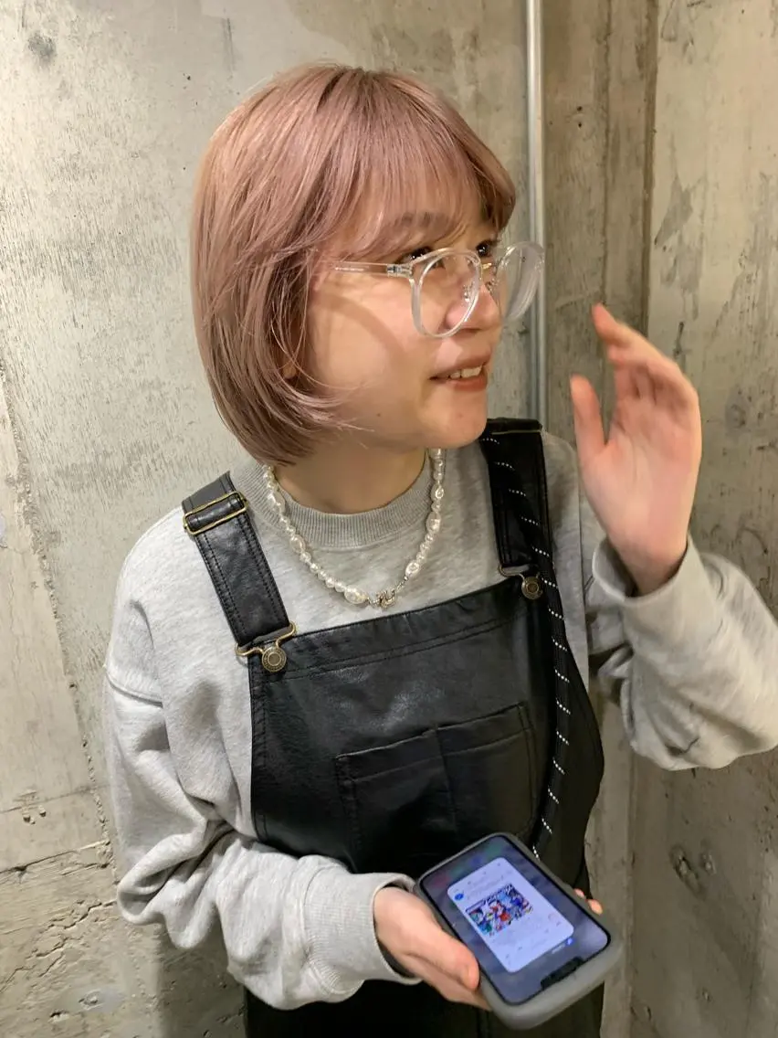 ショート カラー ベージュカラー ブリーチ ピンクカラー ピンクベージュ ホワイトベージュ ヘアカラー 丸山璃子 /パーマ/レイヤーのヘアスタイル