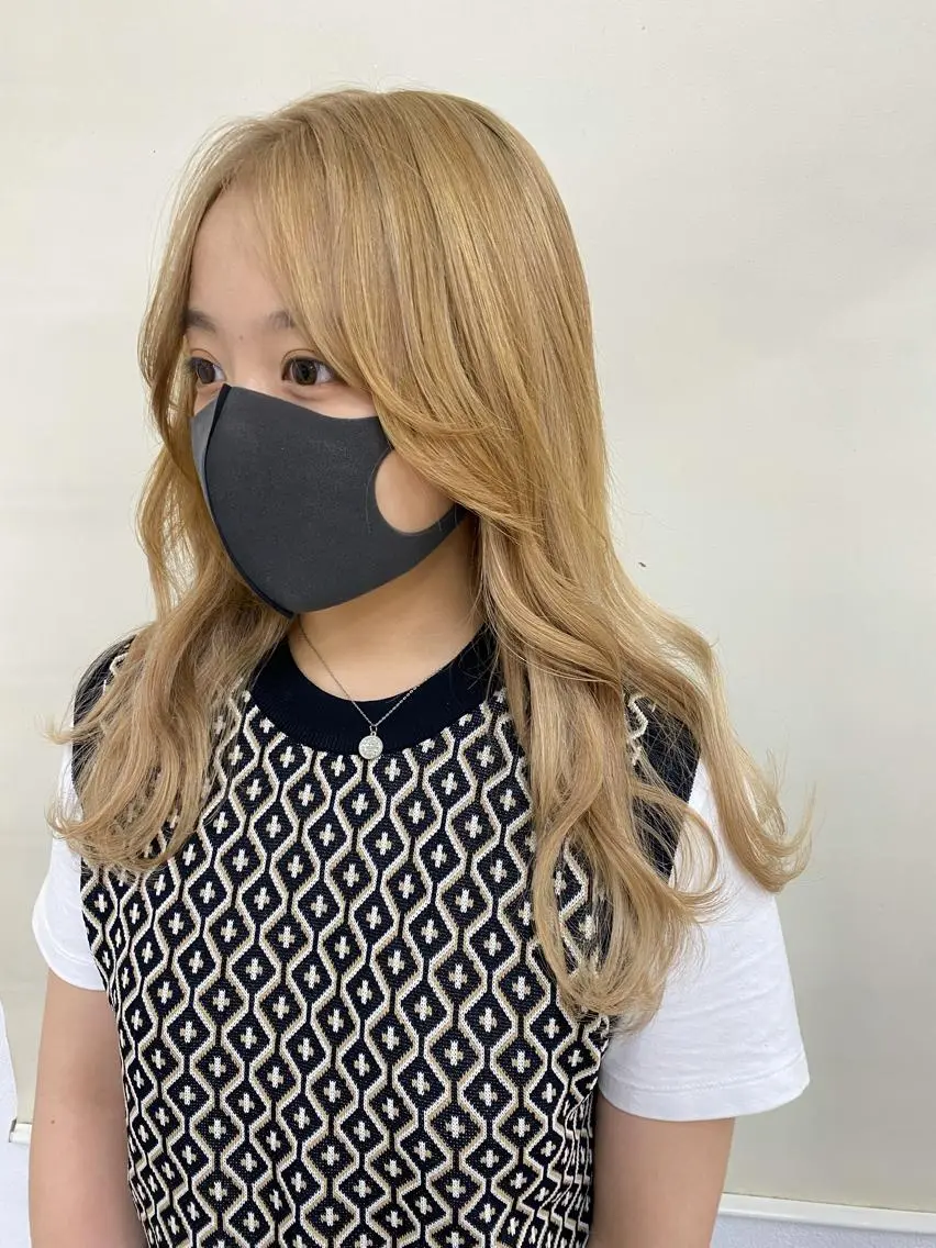 ロング エクステ ロング エクステ ハイトーン 💭黒崎ハルカのヘアスタイル