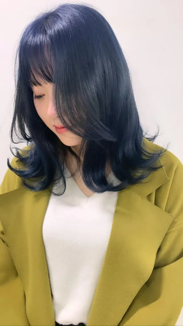 ミディアム カラー 黒髪 ブリーチ ブルーカラー ブルーブラック 顔周りカット ✂️ボブの神様 北村涼✂️のヘアスタイル