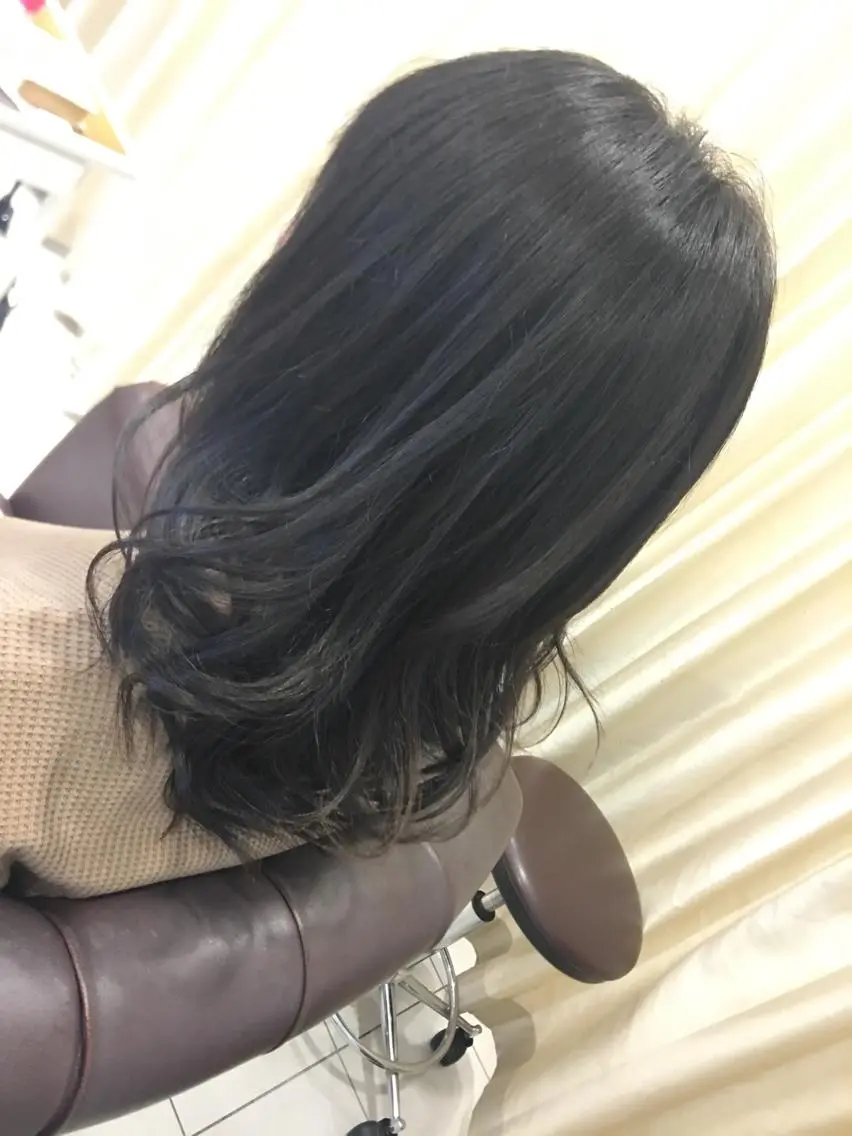 ロング ブリーチカラー🌈 嘉名 真樹のヘアスタイル