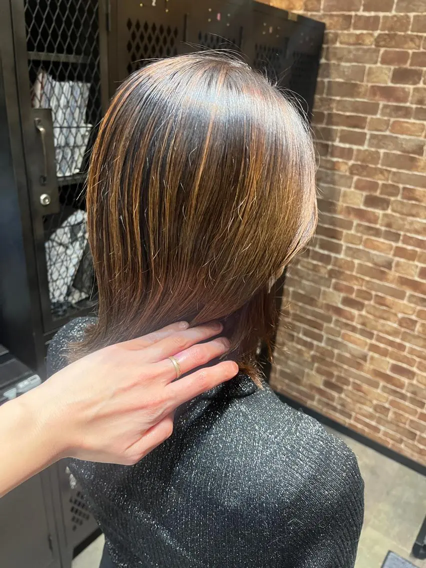 ミディアム カラー パーマ ヘアアレンジ メンズ キッズ ネイル マツエク・マツパ アイブロウ メンズブリーチ メンズハイライト メンズインナーカラー メンズ韓国風 ブリーチ カット ヘアカラー トリートメント ヘッドスパ ヘアセット 久木原 ゆりのヘアスタイル