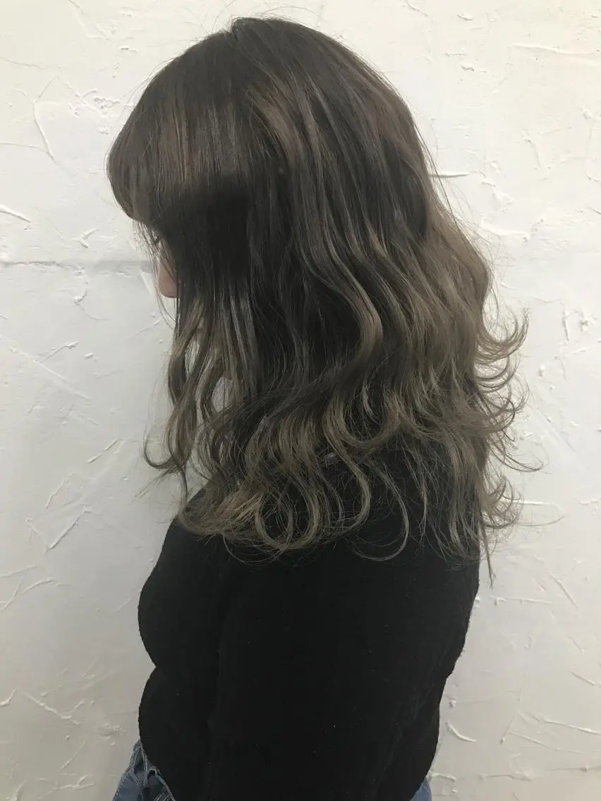 ロング カラー パーマ アッシュ アッシュグレー 🧙『代表』平田 祥己✨のヘアスタイル