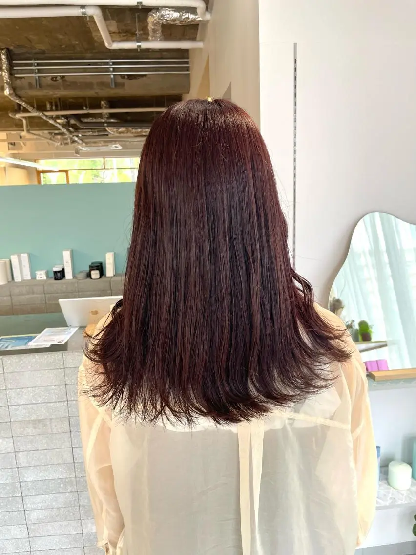 セミロング カラー レッドカラー バイオレットカラー 髪質改善×美髪矯正 艶髪カラー 阪口のヘアスタイル