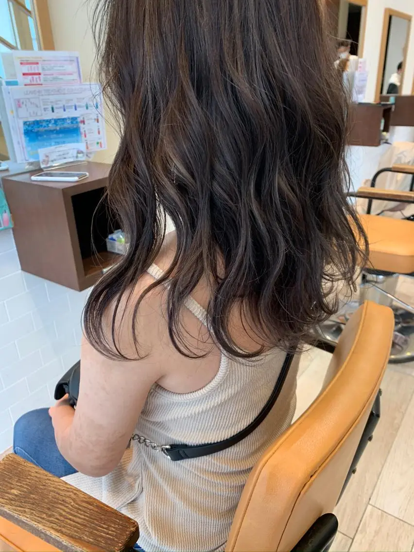 セミロング 🍋透け感カラー🍃 オリーブ🍐Kahoのヘアスタイル