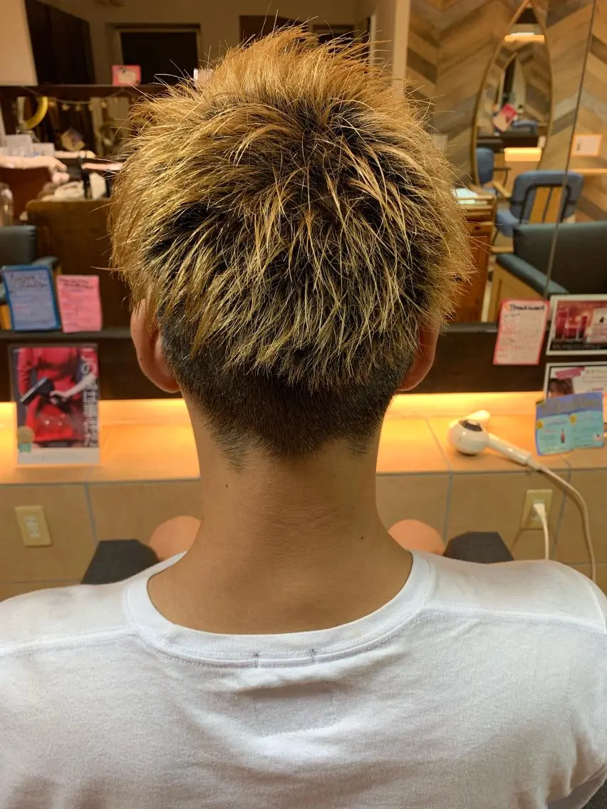 メンズ 刈り上げ カット ヘアカラー ハイトーンカラー🩵 耳ツボジュエリー👂のその他イメージ