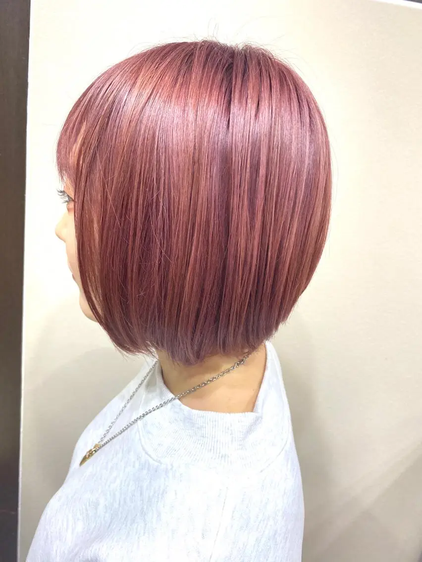 ショート カラー ブリーチ ピンクカラー ヘアカラー 東條 克義のヘアスタイル