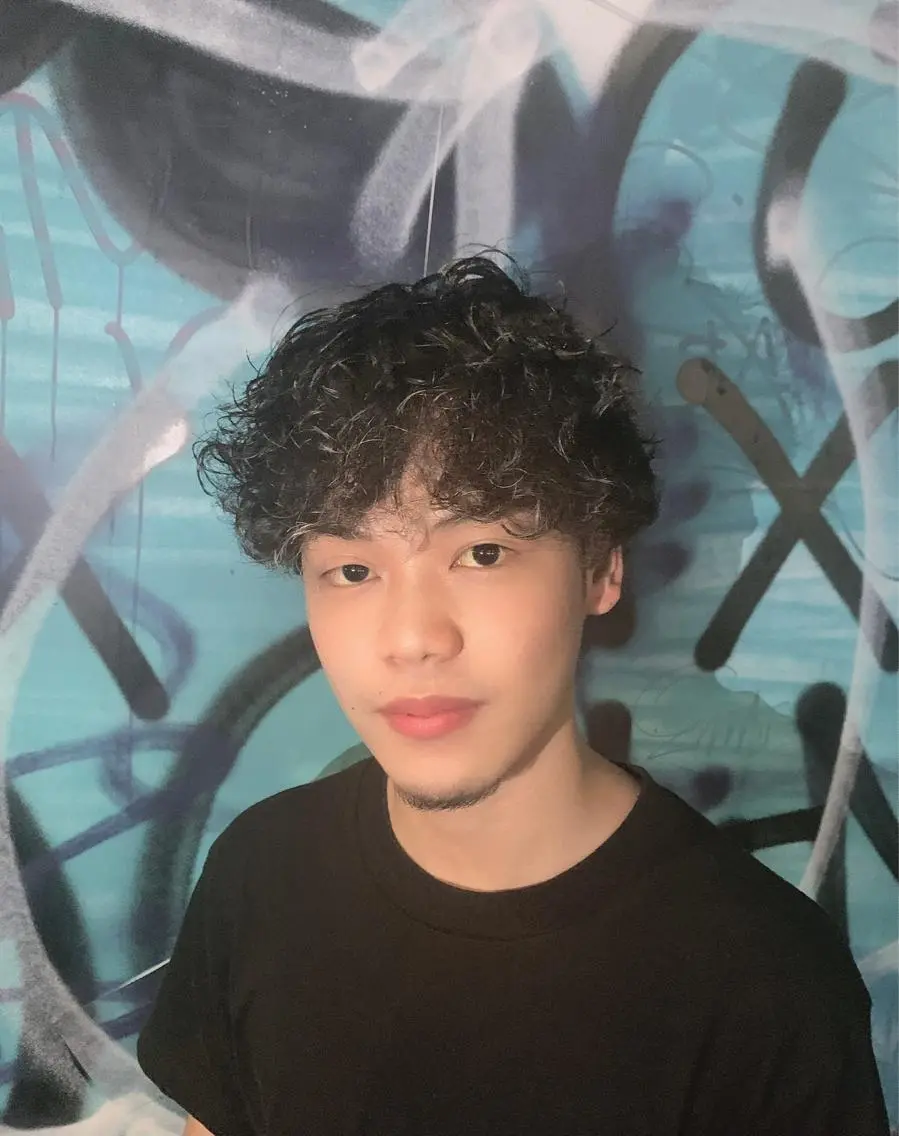 ミディアム パーマ 山内 敢史のヘアスタイル