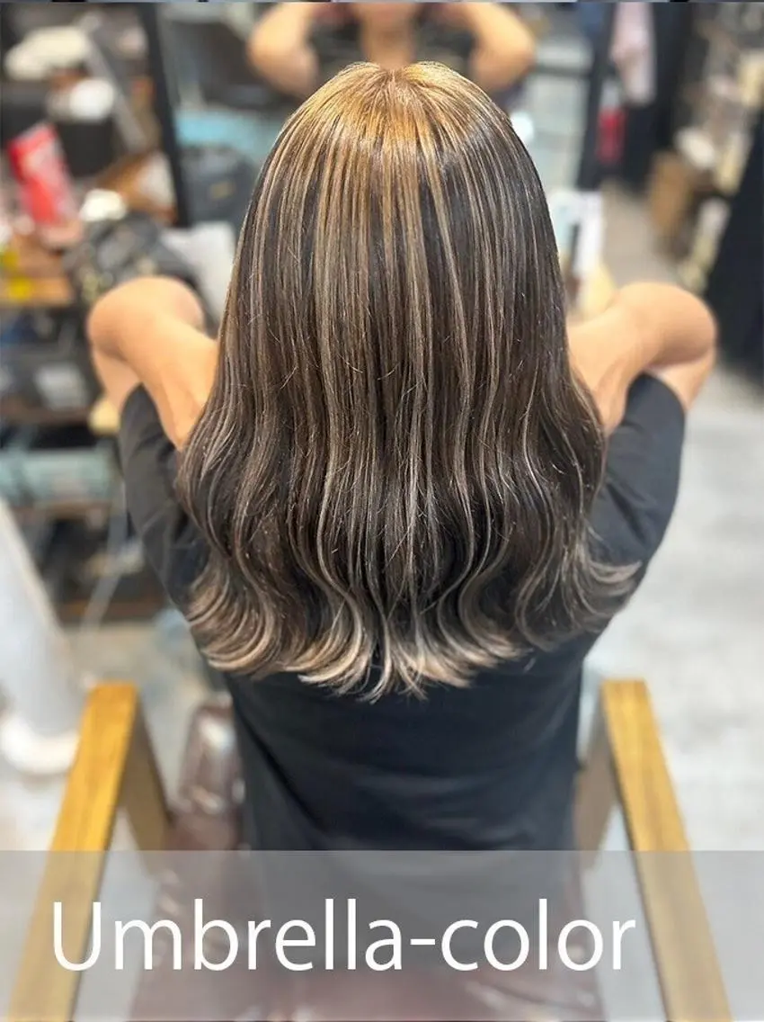 セミロング カラー PEQSS HAIRのヘアスタイル