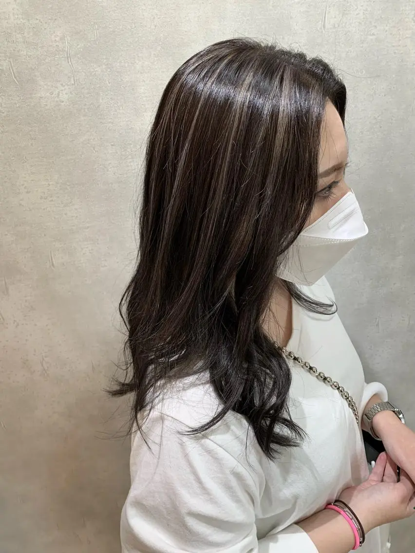 ロング カラー ヘアアレンジ ハイライトカラー ハイライト ヘアカラー ROSEL末吉 海渡のヘアスタイル
