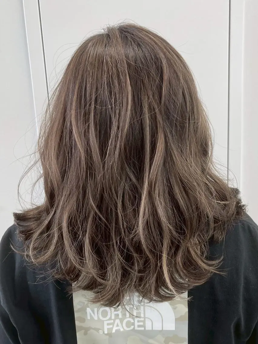 ロング カラー アディクシーカラー アッシュ ブルーカラー ダークアッシュ グレージュ 【公式】amble luxe池袋東口🩷のヘアスタイル