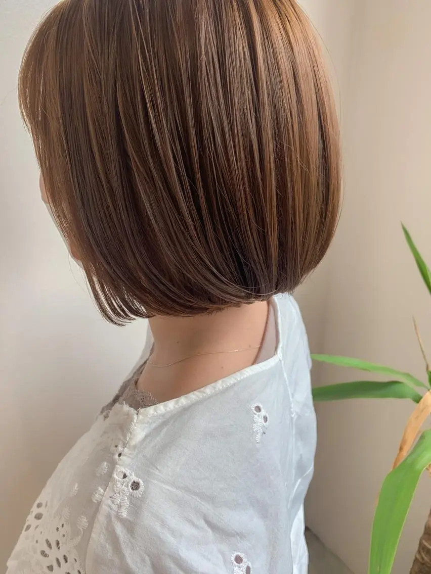 ショート カラー 切りっぱなしボブ ベージュカラー ボブ Chlom🌿Top Stylist沖田のヘアスタイル