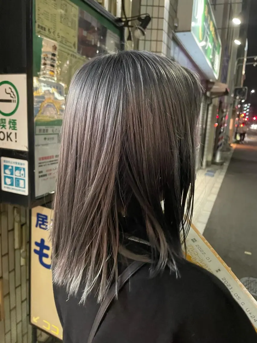 カラー シルバー 透明感ブリーチ ハイトーンウエダのヘアスタイル