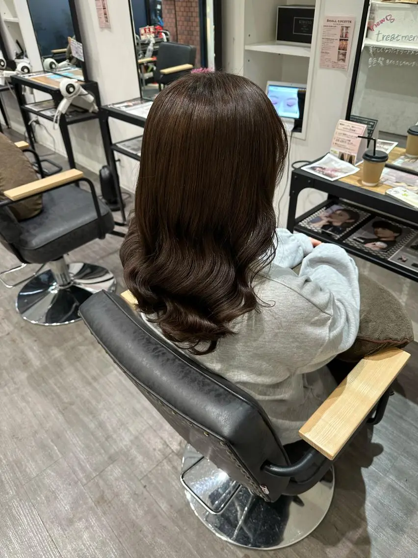 セミロング カラー アッシュ オリーブアッシュ 艶髪レイヤー上田 紗也🇰🇷💗のヘアスタイル