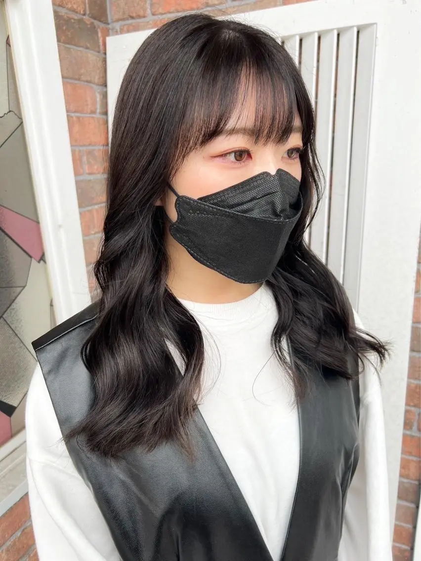 ロング カラー 黒髪 ブルーカラー ブルーブラック カット パーマ YURAGI🤍 SAEのヘアスタイル