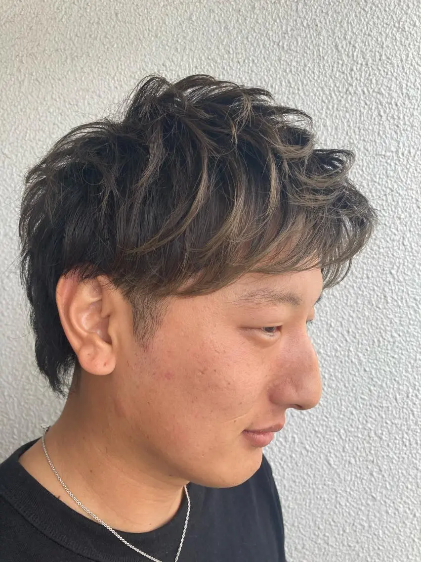 ショート カラー メンズ メンズハイライト ハイライトカラー ハイライト ヘアカラー 内村 純也のヘアスタイル