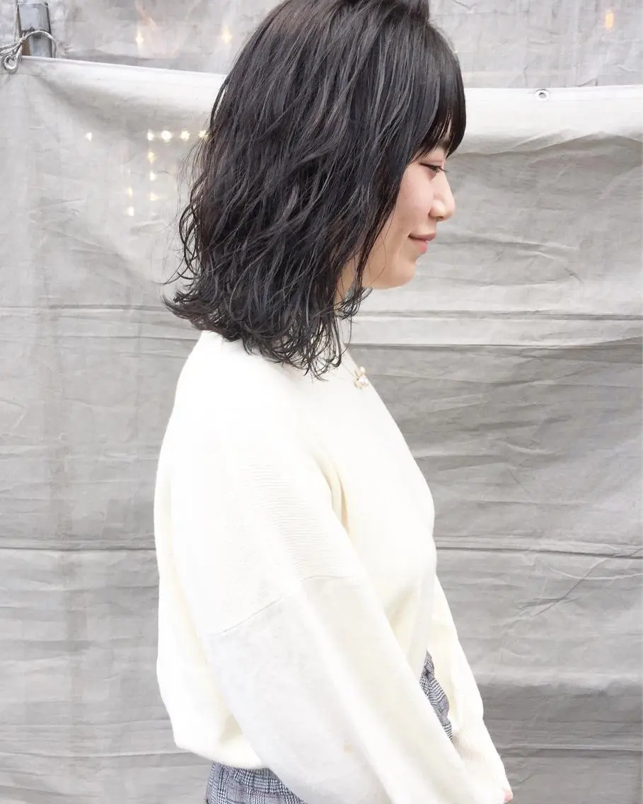 ミディアム カラー パーマ ヘアアレンジ メンズ キッズ ネイル マツエク・マツパ ミディアムパーマ メンズパーマ カット パーマ トリートメント 顔まわりレイヤー× 韓国ヘアオタベシンヤのヘアスタイル