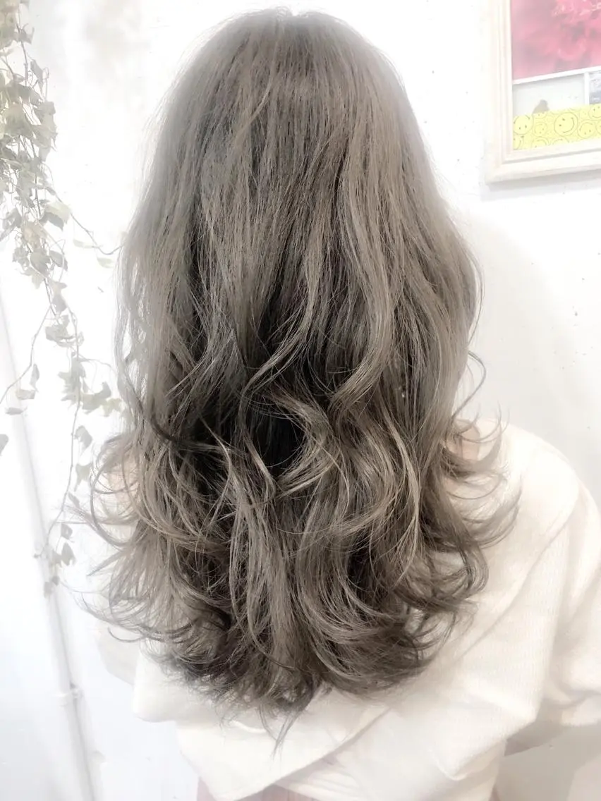 カラー ブリーチ グレージュ イルミナカラー カット ヘアカラー トリートメント ヘッドスパ グレージュ/髪質改善 Yamato.hのヘアスタイル