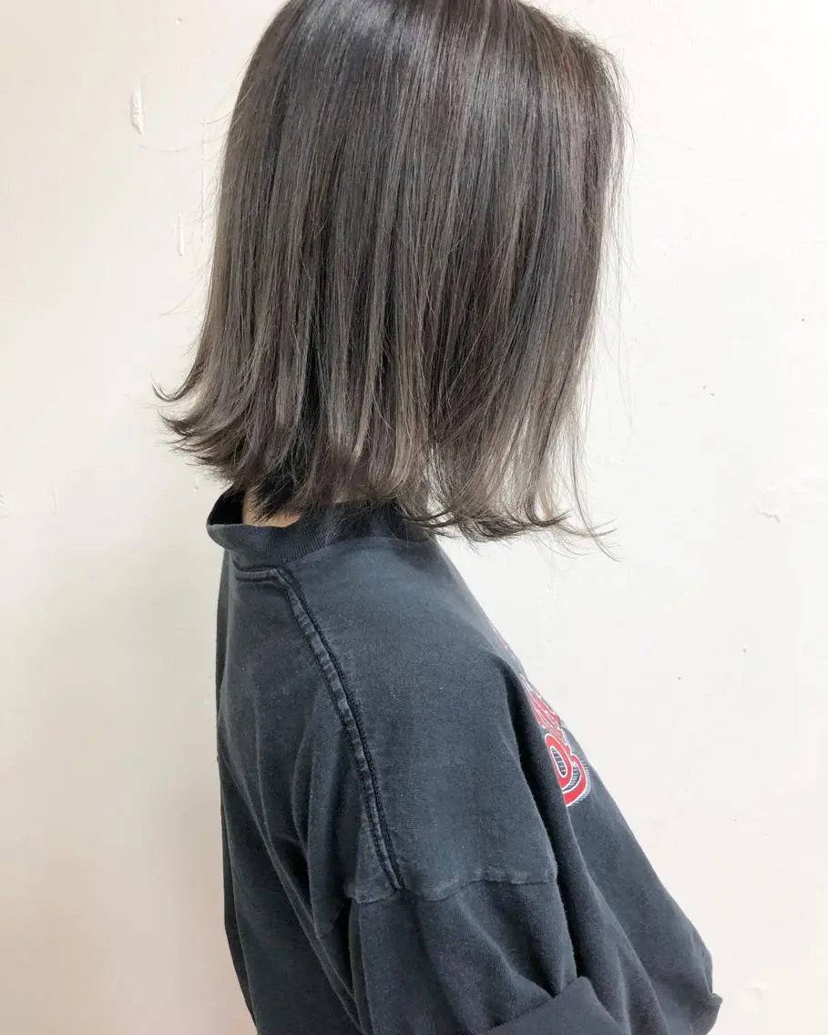 ミディアム カラー ブリーチ グレージュ タナカ タクヤのヘアスタイル