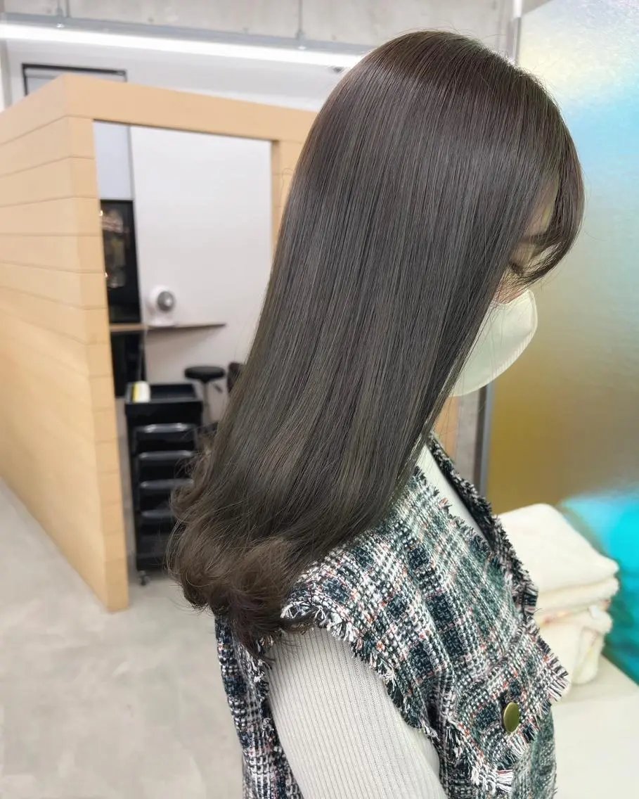 ミディアム カラー パーマ ヘアアレンジ ミディアムパーマ アディクシーカラー ベージュカラー ブリーチ ケアカラー カット トリートメント ヘアケア特化型サロン newi 梅田のヘアスタイル