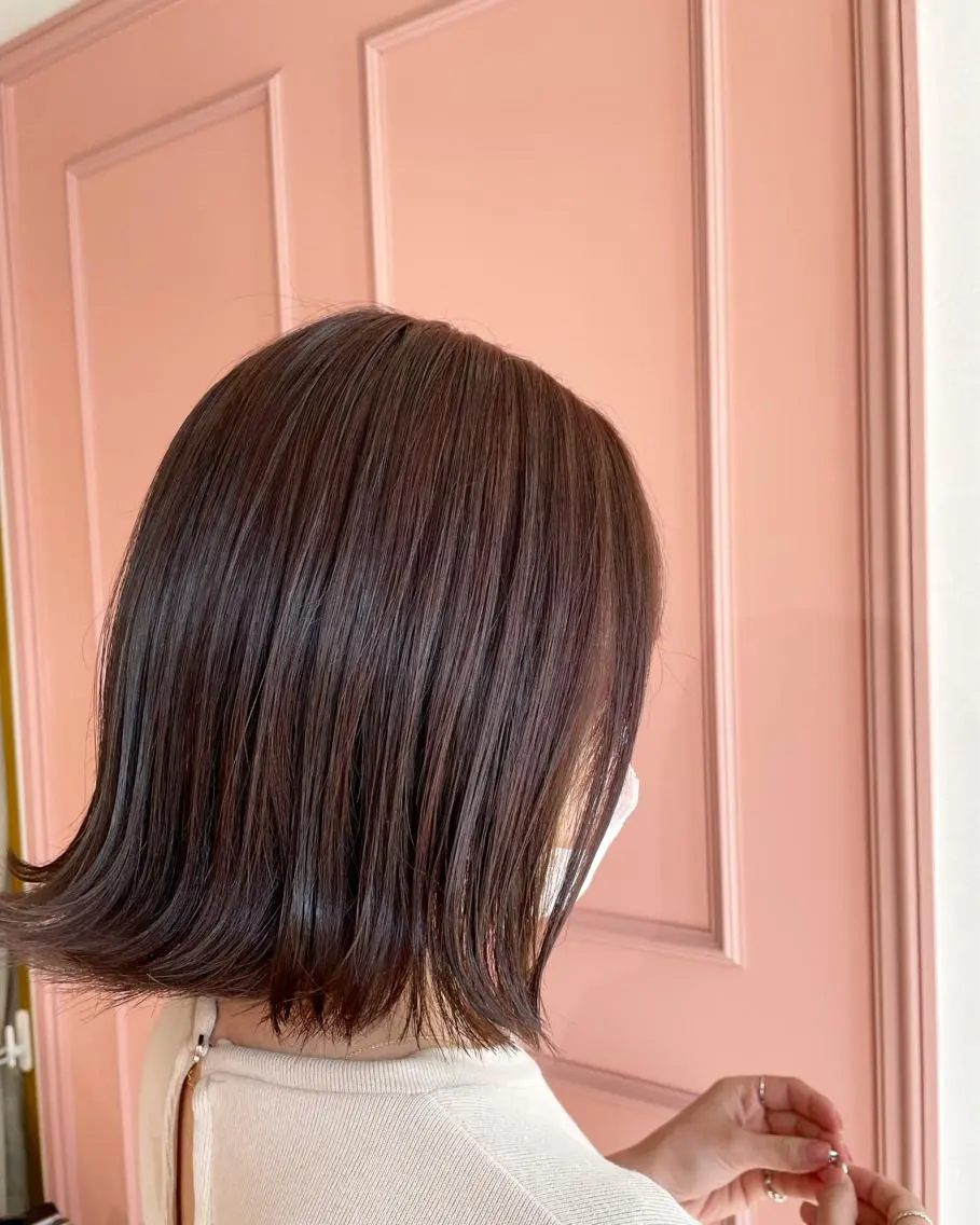 ショート カラー 切りっぱなしボブ ブラウンカラー パープルカラー パープルブラウン ボブ カット 和田 真依のヘアスタイル