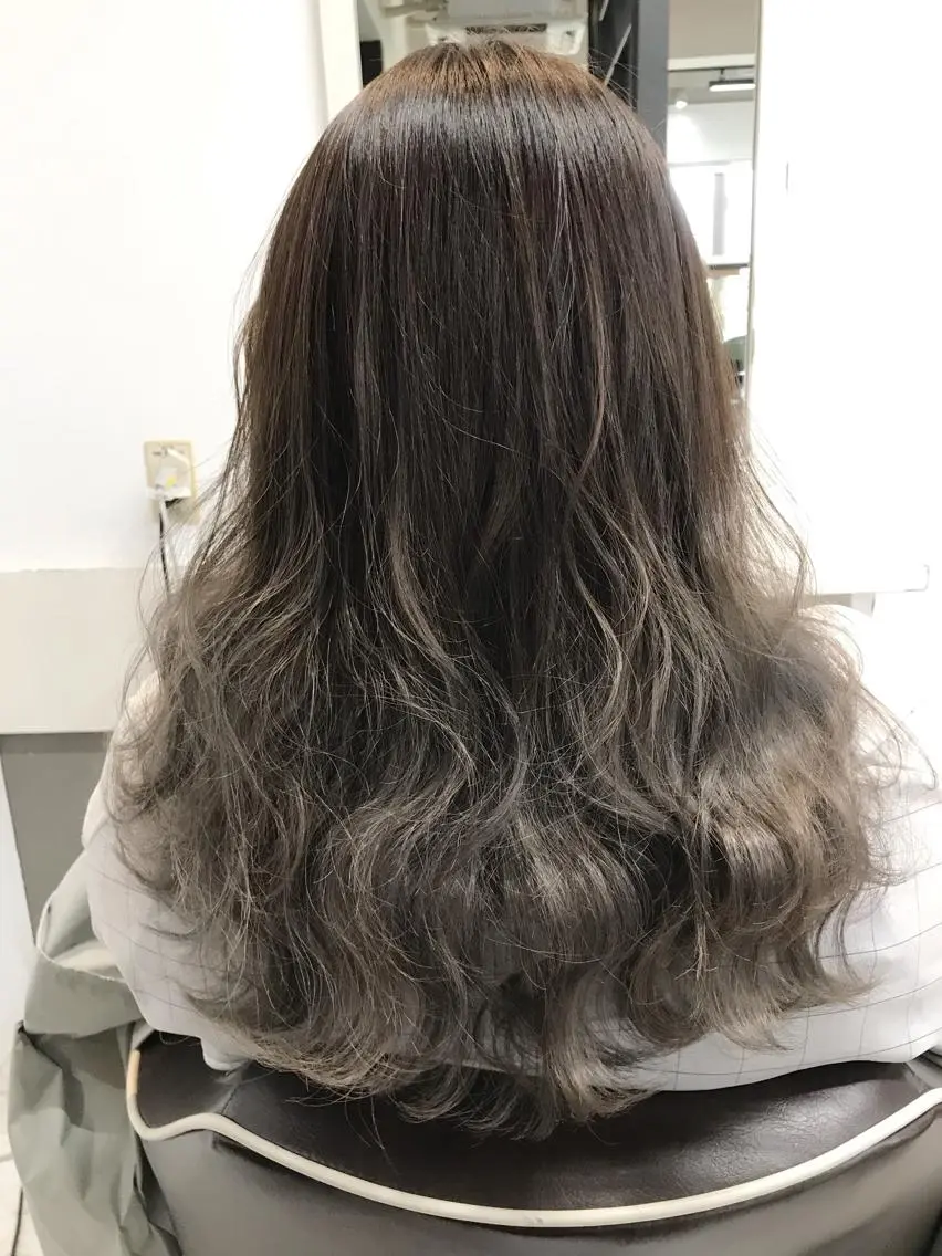 セミロング カラー ヘアアレンジ グラデーションカラー GiseL天神カラー 髪質改善/ブリーチのヘアスタイル