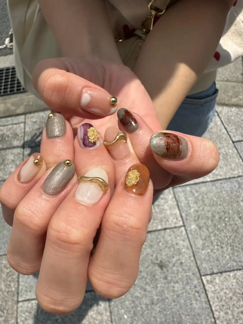 ネイル アートネイル フットネイル フレンチネイル ジェルネイル グラデーション ハンドネイル ハンドケア 🫧いお/透明感艶 カラー/縮毛矯正🫧のヘアスタイル