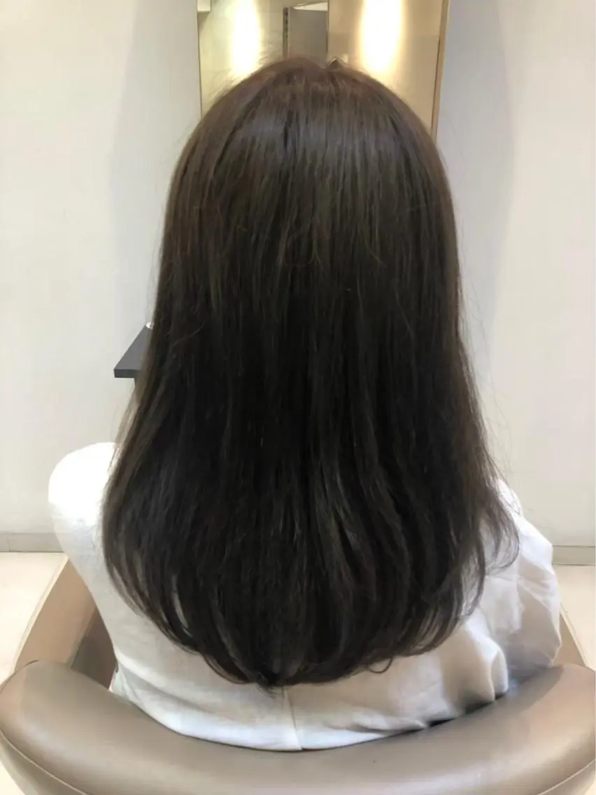 セミロング カラー マルヤマ リナの眉毛・アイブロウイメージ