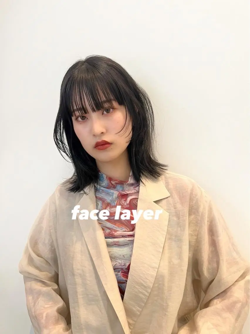 ミディアム カラー 切りっぱなしボブ ブリーチ グレージュ イルミナカラー インナーカラー カット ヘアカラー トリートメント レイヤー専門家 ダブルカラー修のヘアスタイル