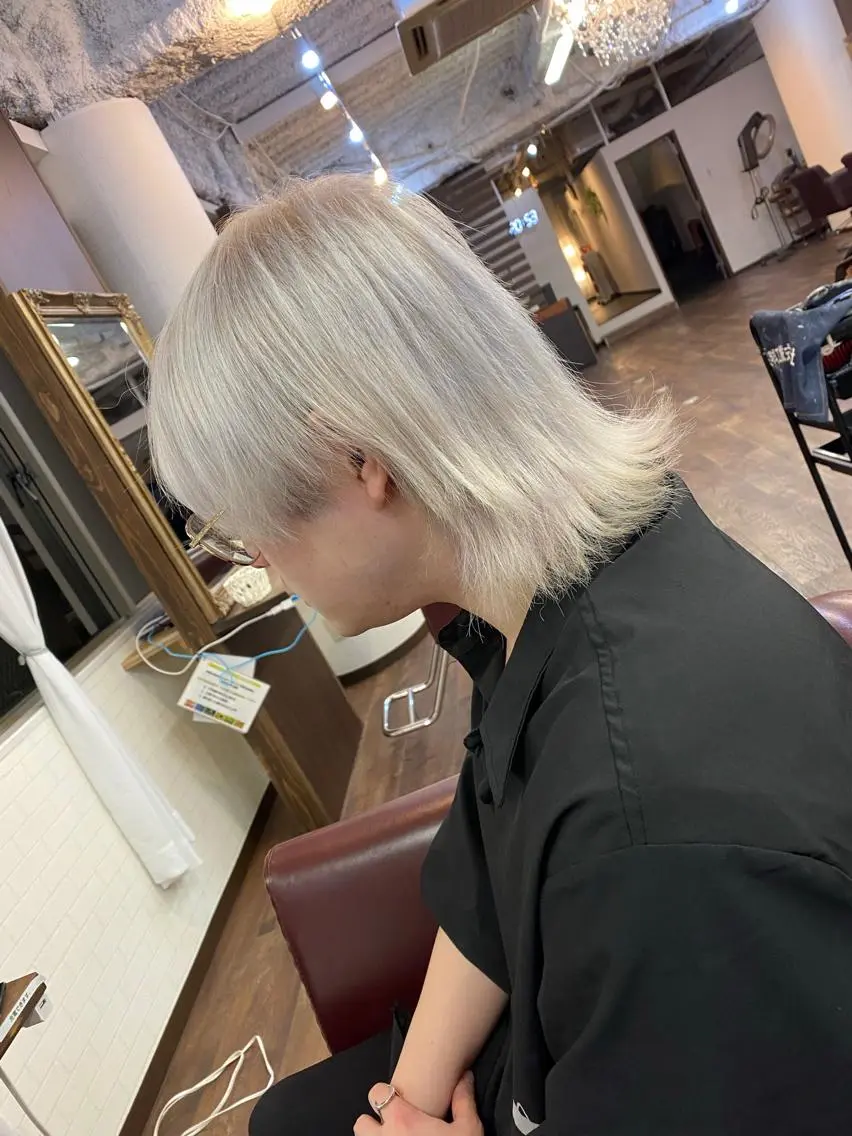 ショート カラー ブリーチ 透明感カラー en Siena エンシエナのヘアスタイル