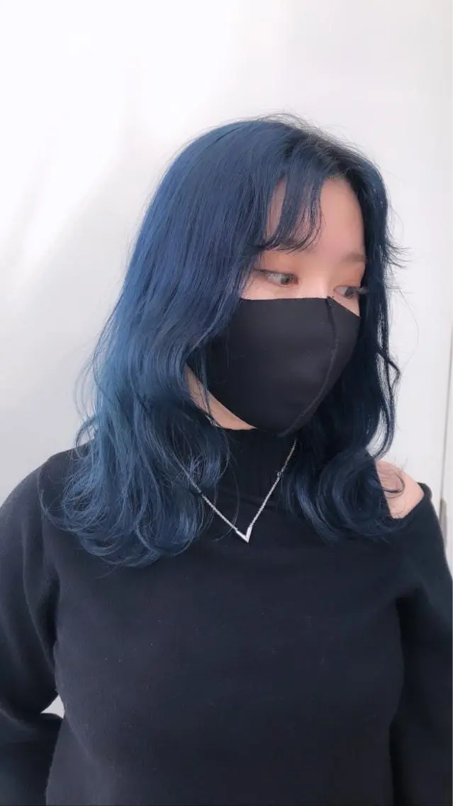 ミディアム カラー カット ヘアカラー トリートメント 韓国🇰🇷レイヤー 映える顔周り🩷のヘアスタイル