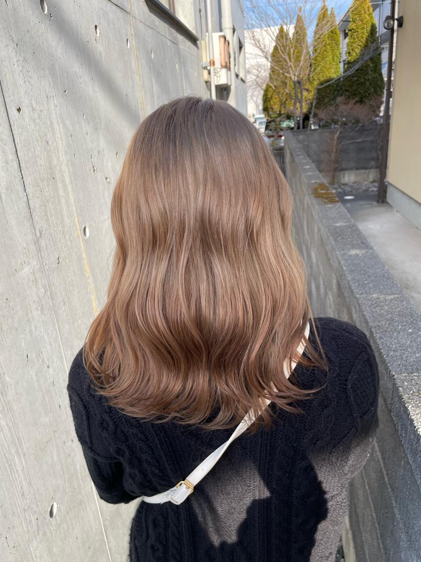 カラー ベージュカラー ミルクティーベージュ デザインカラー／ 梶本 乃梨叶のヘアスタイル