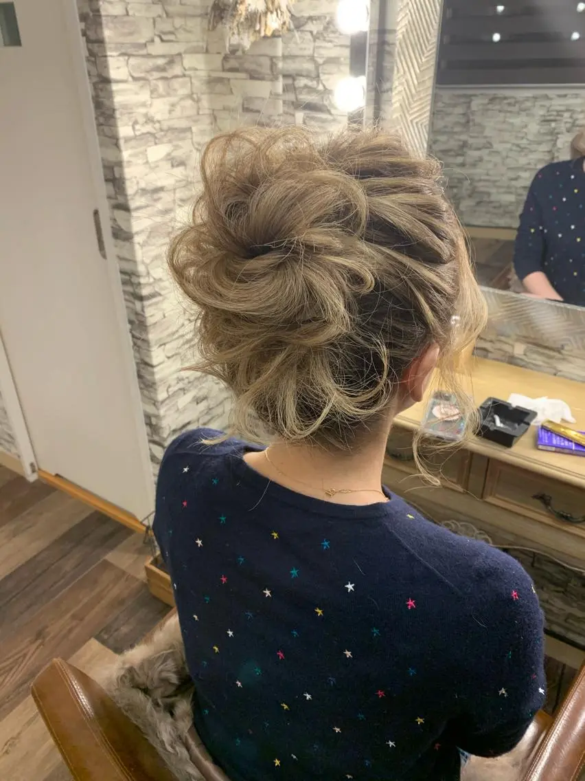 ミディアム ヘアアレンジ お団子ヘア hair make  Lucciのヘアスタイル