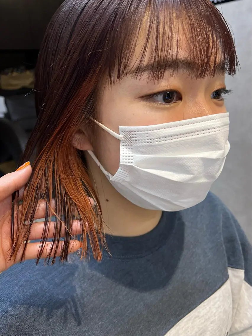 ショート カラー ヘアアレンジ 切りっぱなしボブ ブリーチ ブラウンカラー イヤリングカラー インナーカラー サナ🌱 切りっぱなしボブのヘアスタイル