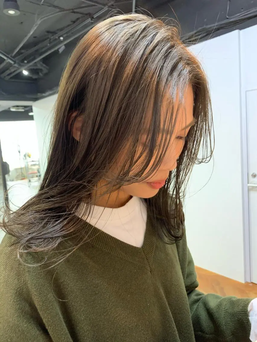 セミロング カラー カット ヘアカラー トリートメント ヘアセット 怪我のため6月末 復帰予定田中瑞希🍃のヘアスタイル