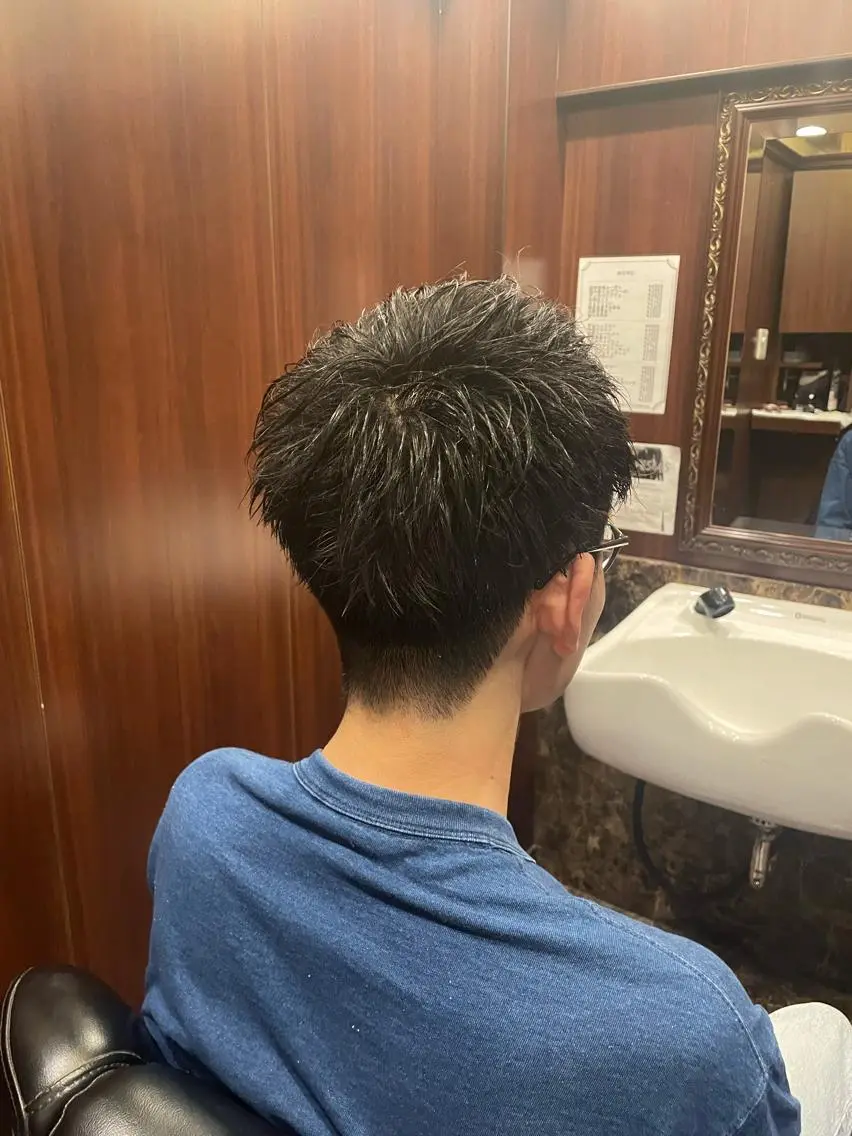 ショート メンズ 海老原 コウのヘアスタイル