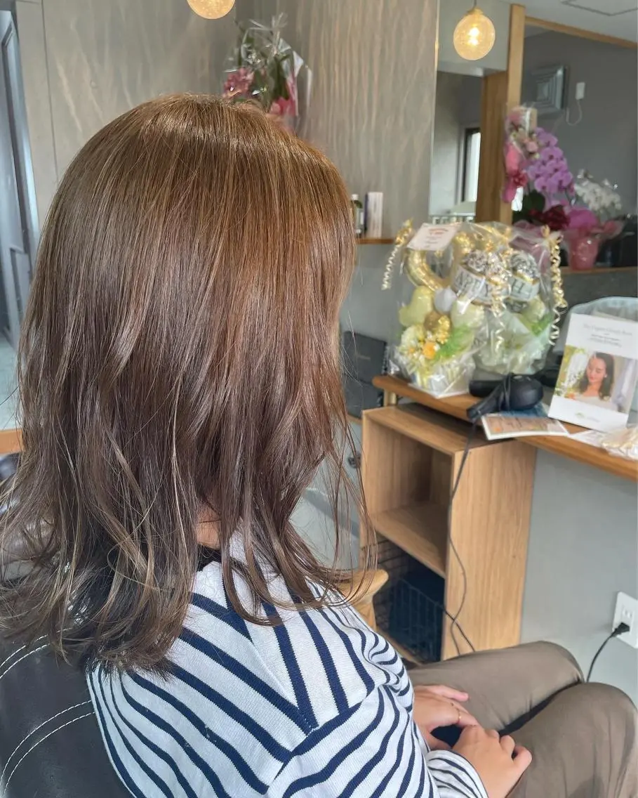 ロング 阪本 亜由美のヘアスタイル