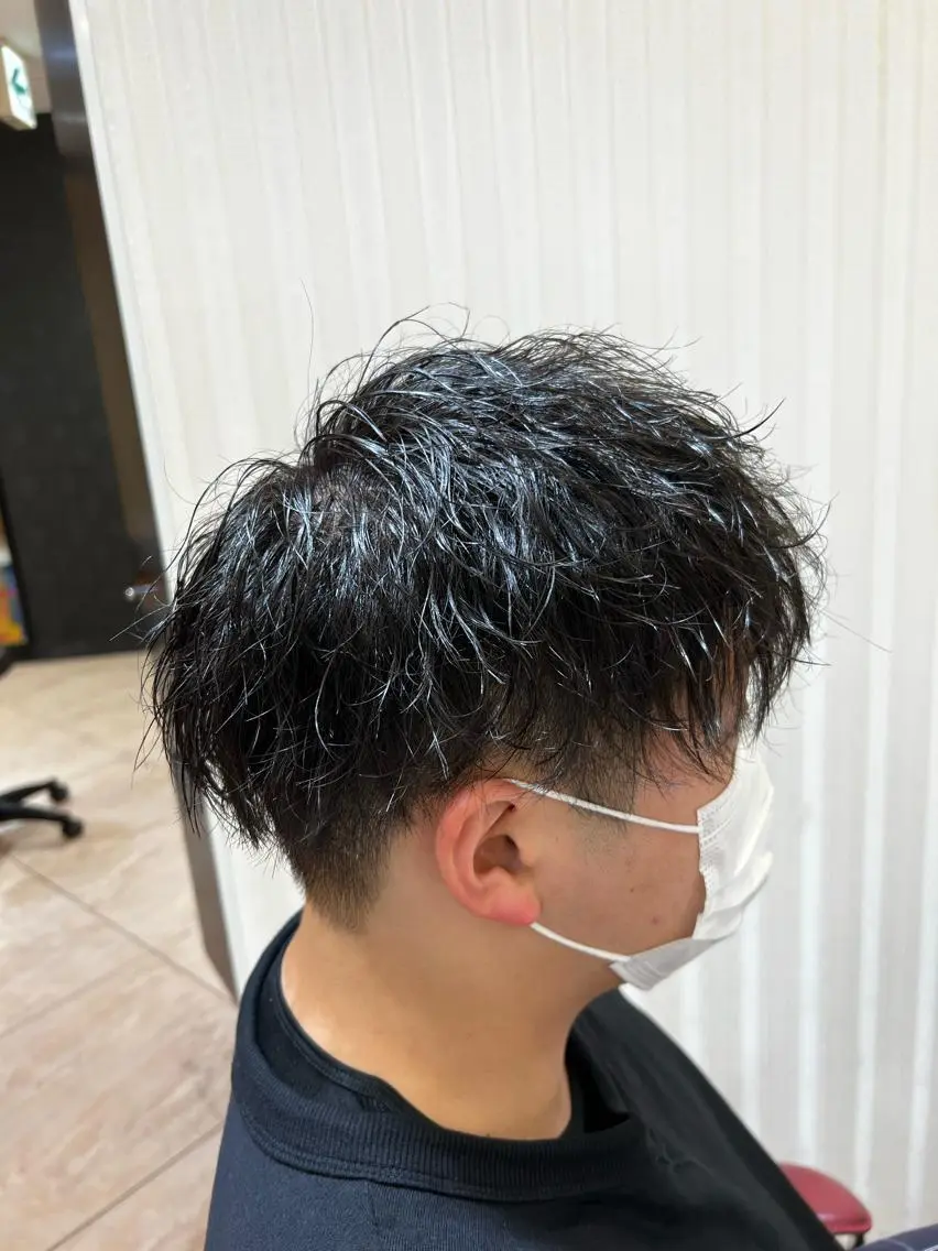 ミディアム メンズ ミディアムパーマ メンズパーマ 波巻きパーマ 🏅メンズ特化 ヤマクラ タイキのヘアスタイル