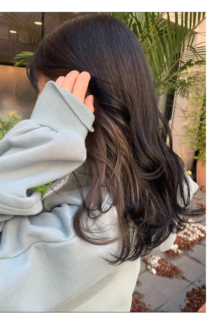 ロング カラー ベージュカラー 透明感カラー イヤリングカラー ヘアカラー SHIAN 八王子👼鬼塚さやかのヘアスタイル